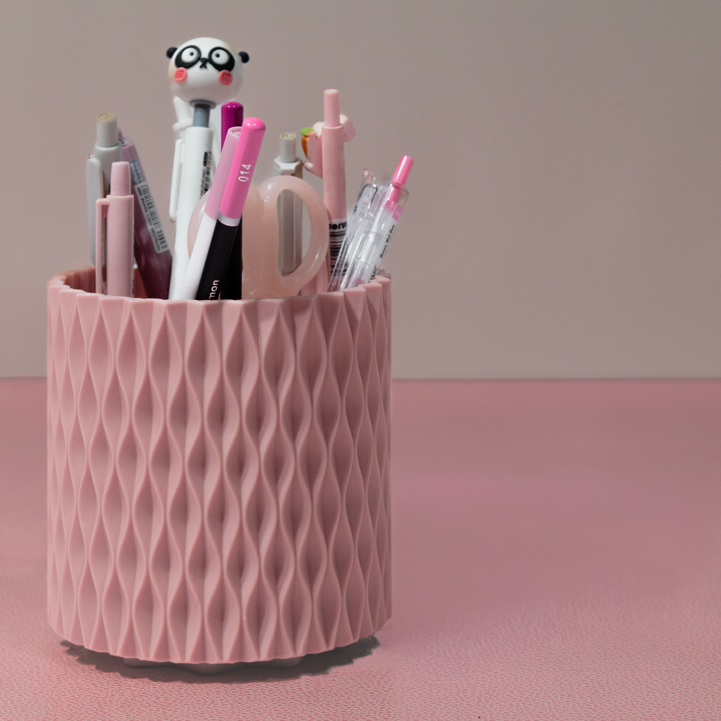 Comma Prism Pen Stand